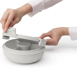Brabantia Make & Take Salade Lunchbox - 1,3 L - Kunststof - Light Grey -Mepal Promos Winkel 1200x1064 3