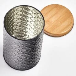 2x Bewaar/voorraad Blikken Zwart 10,5 X 18 Cm 2 Liter - Zeller - Keukenbenodigdheden - Keukenaccessoires/decoratie - Vers Houden - Voorraad/bewaar/opslagblikken - Koek/snoeptrommels -Mepal Promos Winkel 1200x1188 3