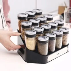 Merkloos Decopatent® Kruidenrek Incl. 16 Glazen Kruiden Potjes - Rvs Strooideksel - Staand Kruiden & Specerijen Rek - Kruidenpotjes Glas -Mepal Promos Winkel 1200x1200 319