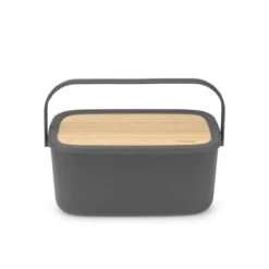 Brabantia Nic Broodtrommel - Met Bamboe Deksel - Dark Grey 17 Brabantia Nic Broodtrommel - Met Bamboe Deksel - Dark Grey -Mepal Promos Winkel 1200x1200 475
