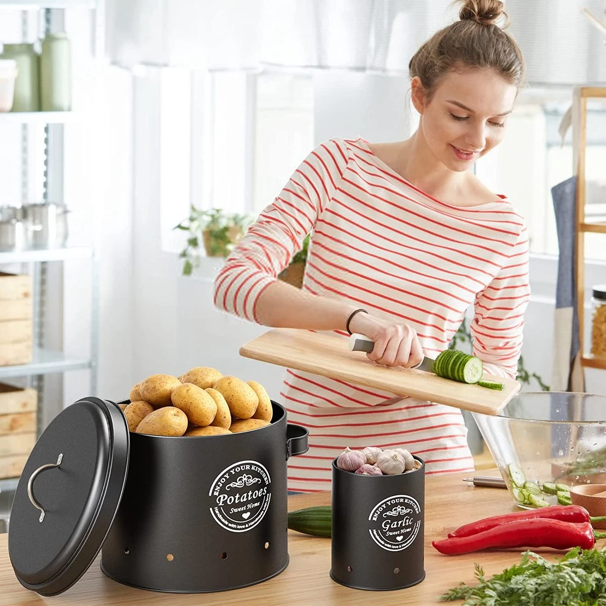 Professionele Bewaardozen - Set Van 3 - Voor Aardappels, Uien En Knoflook - Retro Design - Voorraadcontainer Van Metaal - Keukenopslag - Groentes Bewaren Voor Lange Tijd - Perfect Cadeau Voor In De Keuken 5 Professionele Bewaardozen - Set Van 3 - Voor Aardappels, Uien En Knoflook - Retro Design - Voorraadcontainer Van Metaal - Keukenopslag - Groentes Bewaren Voor Lange Tijd - Perfect Cadeau Voor In De Keuken - Afbeelding 5