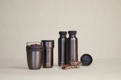 Mepal – Isoleer Lunchpot Ellipse – Houdt Je Eten 6-8 Uur Warm En 12 Uur Koud – Titanium – 2 Compartimenten – Soep Beker To Go – Yoghurt Beker Muesli - Thermos Lunchbox -Mepal Promos Winkel 1200x798 5