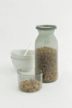 Brabantia Voorraadbussen Met Maatbeker Set Van 2 - 1,3 L - Dark Grey -Mepal Promos Winkel 799x1200 10